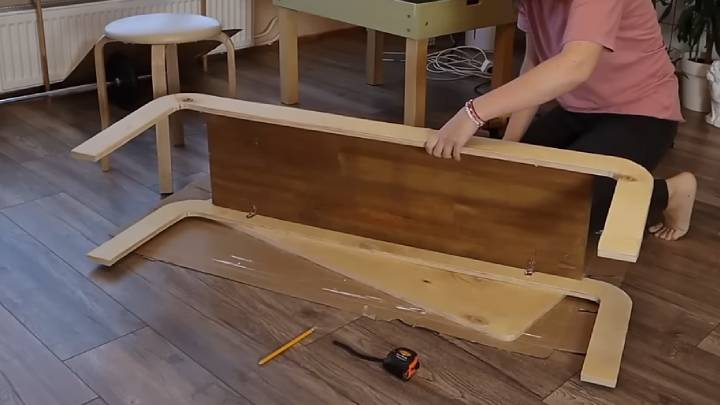 Отличная идея из Pinterest: Мягкая скамейка необычной формы