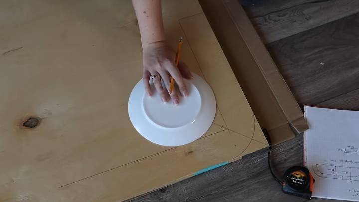 Отличная идея из Pinterest: Мягкая скамейка необычной формы