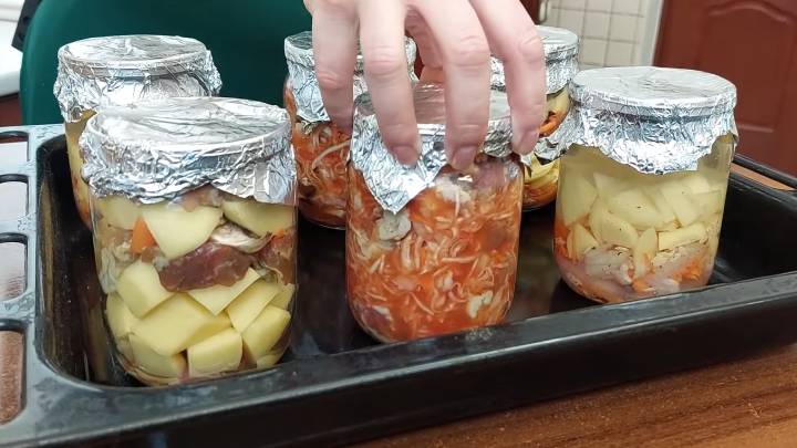 Приготовьте обед и ужин для всей семьи в трех баночках никакой грязной посуды
