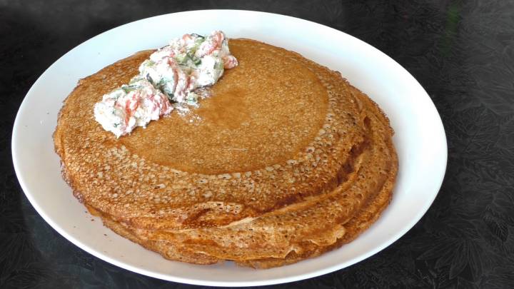 Каждый год в Прощеное воскресенье подаю тонкие блинчики с очень вкусной начинкой