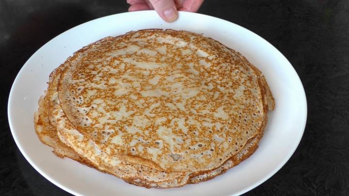 Каждый год в Прощеное воскресенье подаю тонкие блинчики с очень вкусной начинкой