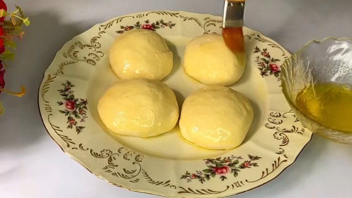 В кипящую воду высыпаю манку и муку. Семья просила готовить снова и снова
