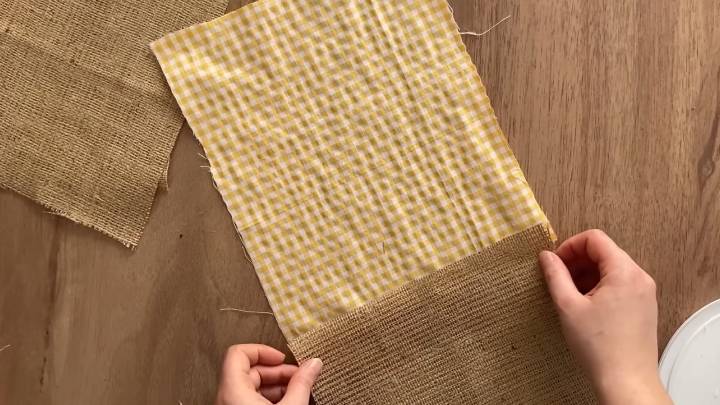 2 прямоугольника из мешковины и ткани, какой замечательный результат! отличные идеи для кухни