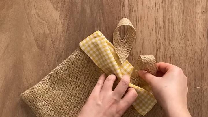 2 прямоугольника из мешковины и ткани, какой замечательный результат! отличные идеи для кухни