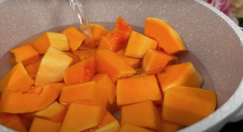 Для вкуснейшего десерта не нужно печь, достаточно тыквы и сгущенки