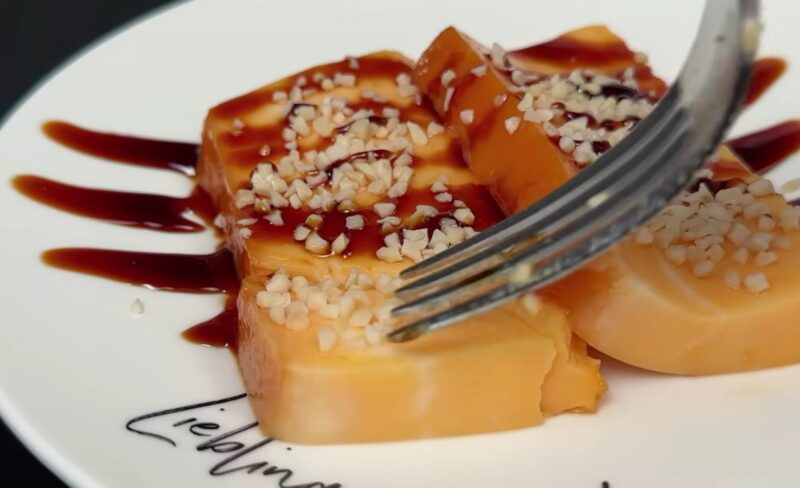 Для вкуснейшего десерта не нужно печь, достаточно тыквы и сгущенки