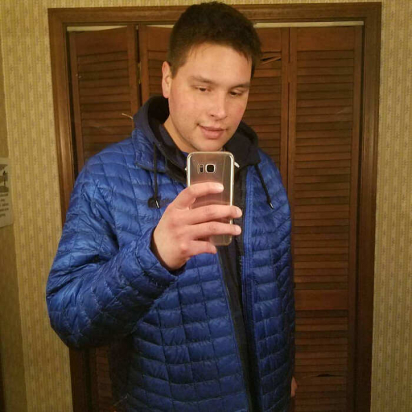 Младенец с паспортом и дедушка в школе: 17 людей, чей возраст остается загадкой
